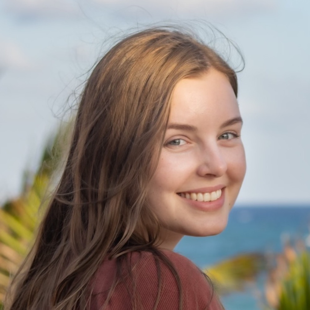 Meet your Posher, Alicia